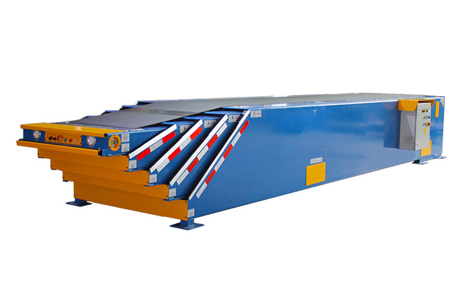 它可以在長(zhǎng)度方向上自由伸縮，隨時(shí)控制輸送機(jī)的長(zhǎng)度